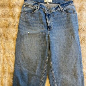 Abercrombie & Fitch 90s Straight Curve Love Jeans